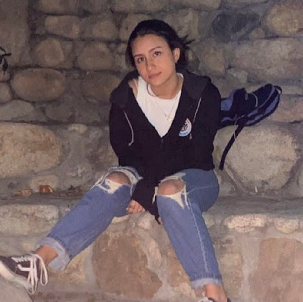 Meet your Posher, Ariana